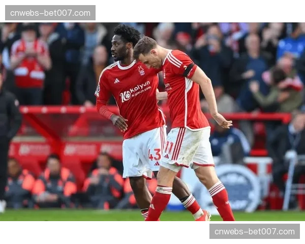 英超发布第33轮比赛数据报告，AI战术分析指出平均高位逼抢强度下降7%